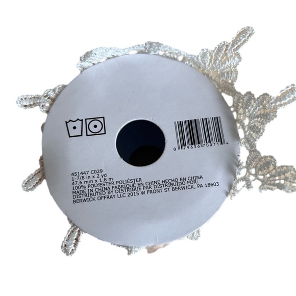 Offray Spool Scalloped Lace Ribbon White 2 yd - Picture 3 of 6